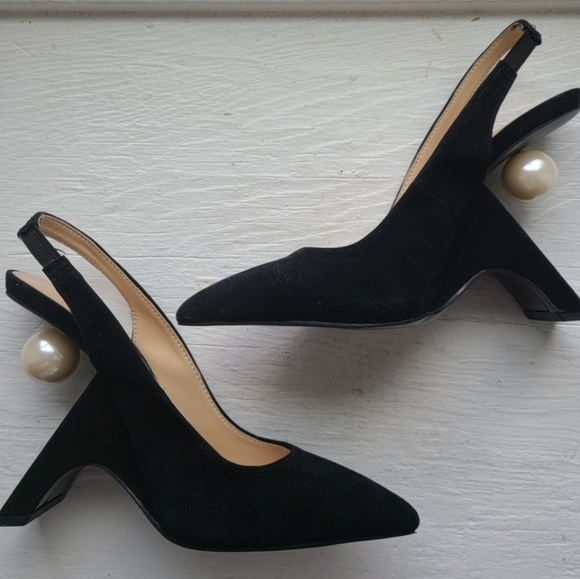 Pearl Pumps with Avant Garde Heel - Picture 3 of 12